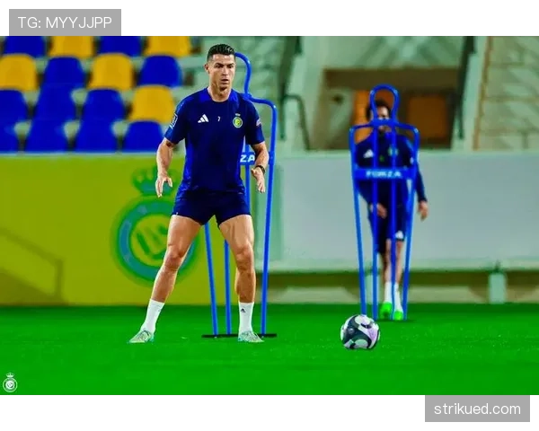 C罗连续强强对话高效终结，压制后卫线主导进攻趋势